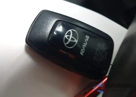 2021 Toyota Rav4 Xle Premium из США, поврежденный, VIN 2T3A1RFV5MC231116